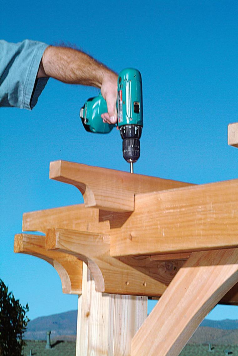 costruire-una-pergola-facile-fare-passi-pergola-in-legno-esterno