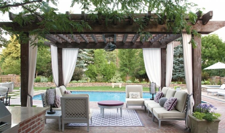 costruire-una-pergola-in-legno-tende-solarium-deco-terrazza-piscina