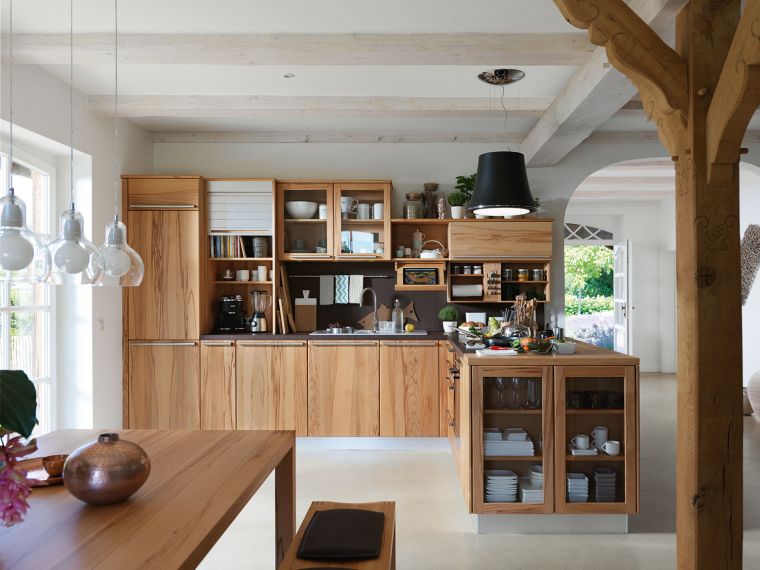 Deco-cucina-bianco-e-legno-mobili-materiali-naturali-idee