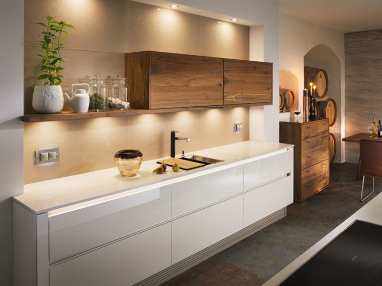mobile cucina legno-basso-laccato-bianco-design-moderno-piccolo-spazio