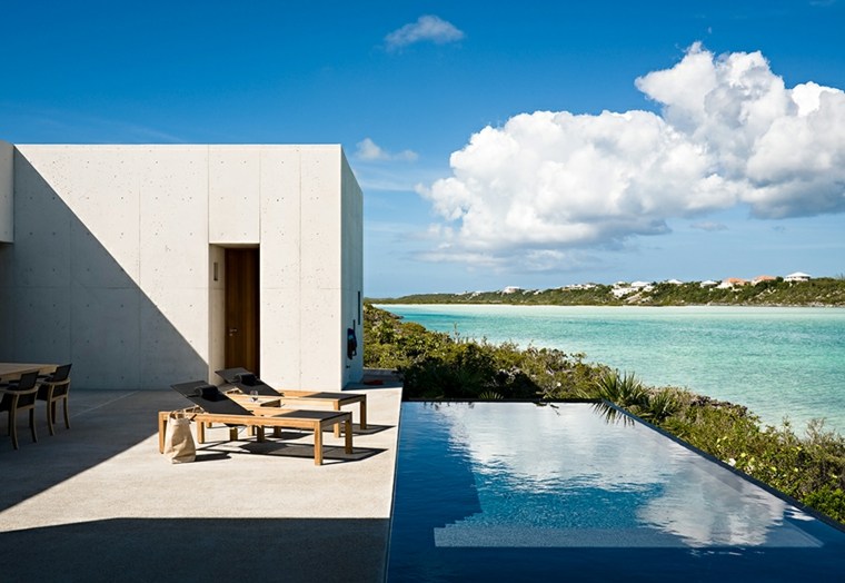 piscina con terrazza moderna deco