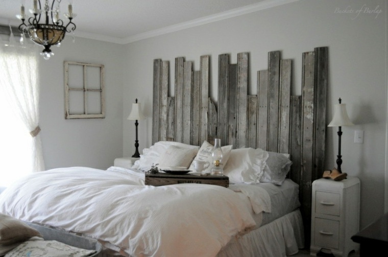木製ヘッドボードブリコデコアイデア寝室照明クッション白い家具ベッドサイドテーブル