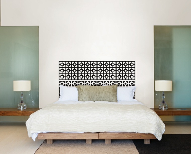 黒と白の寝室のヘッドボードのデザインのアイデアランプの壁の装飾クッション壁のデザイン