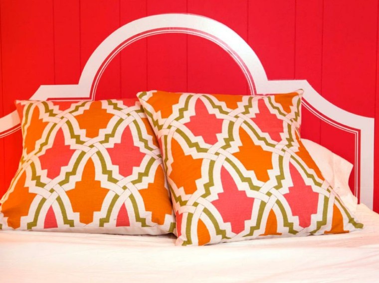 ヘッドボードDIYのアイデアはあなた自身の寝室の装飾クッションを作ります
