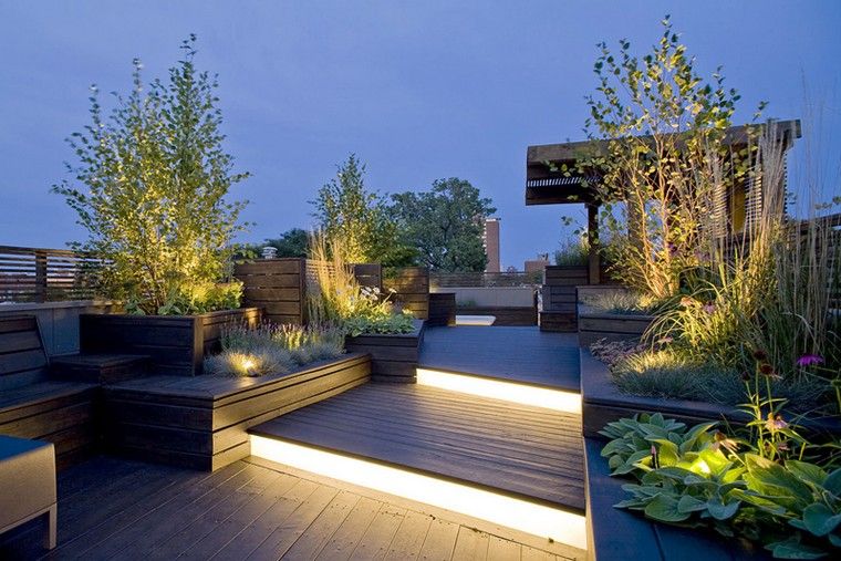 come posare l'illuminazione del pavimento esterno di una terrazza in legno