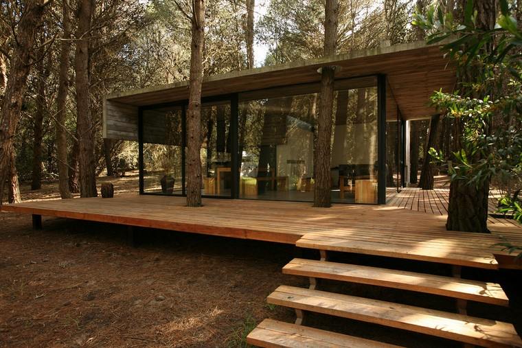 šiuolaikinio medinio namo dizaino idėja madingos medinės grindys