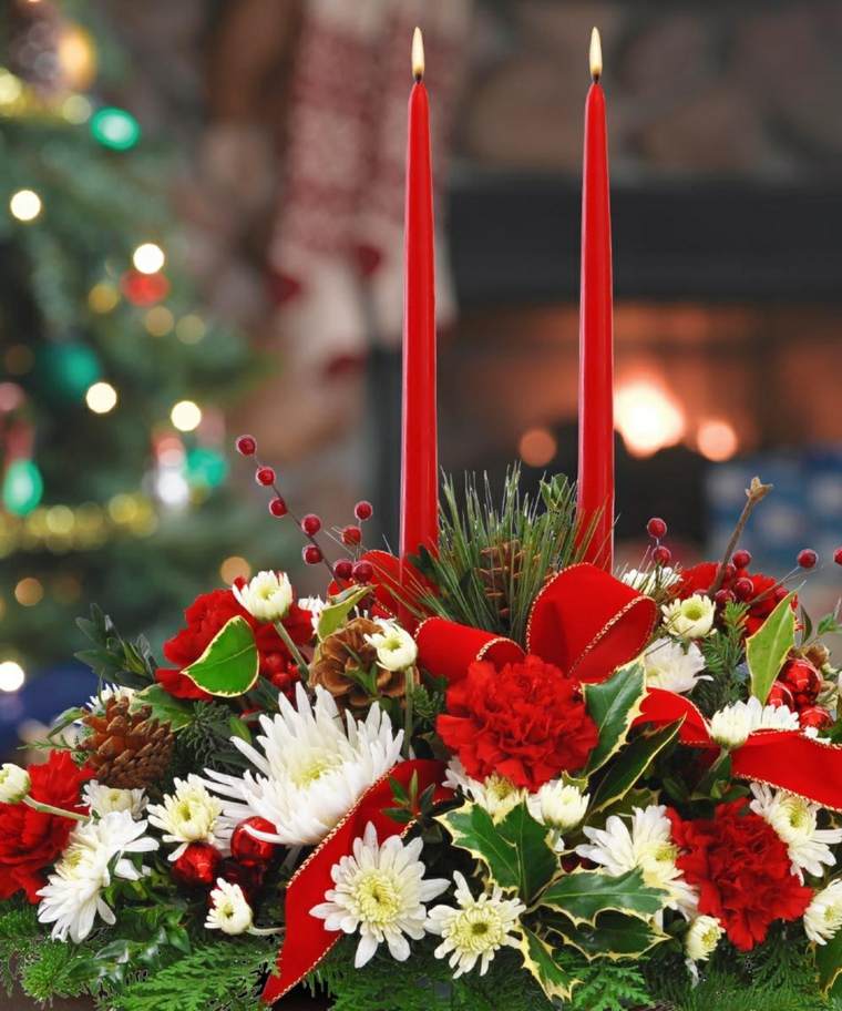 crveni i zeleni božićni ukras stol središnje jelove grane