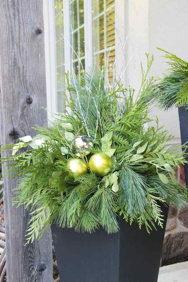 Composizione floreale natalizia deco naturale per fare la palla di Natale