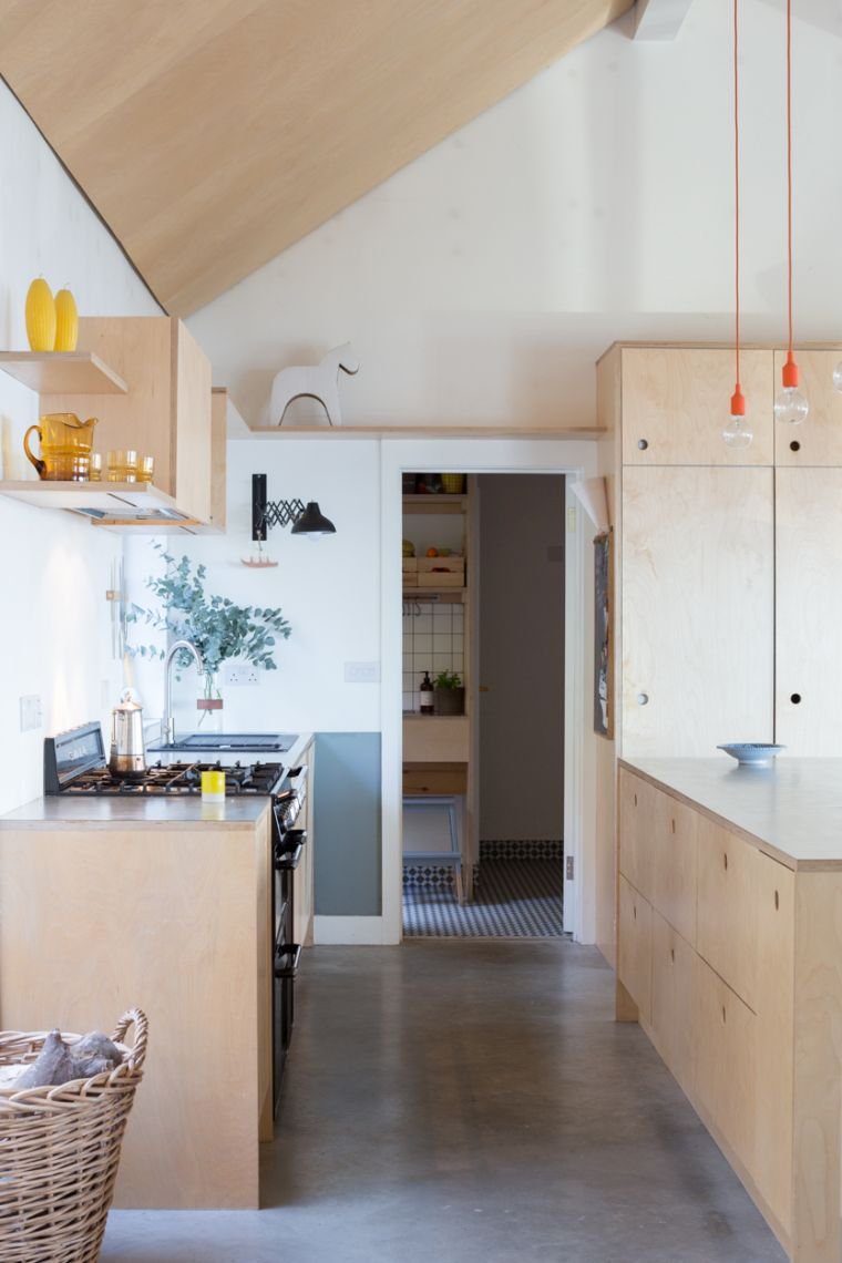 paprastas medinis virtuvės dekoras