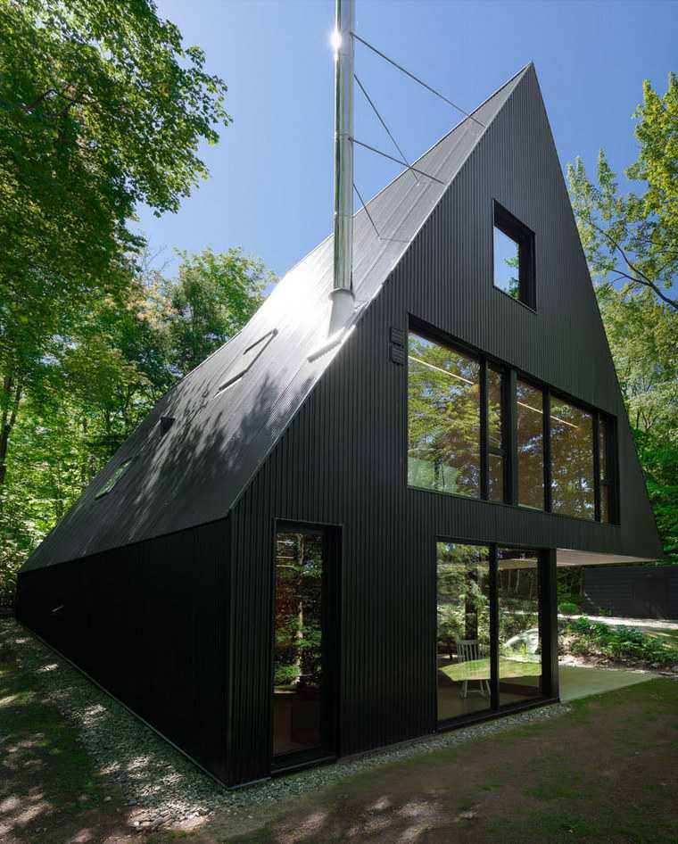 costruttore di case in legno-DRAA-cabin-forest-hemlock-quebec-canada-immagine-esterno