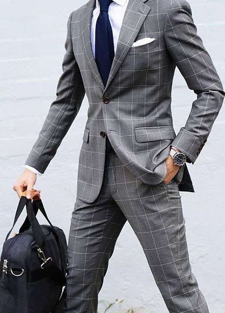 moderno muško odijelo u sivoj boji