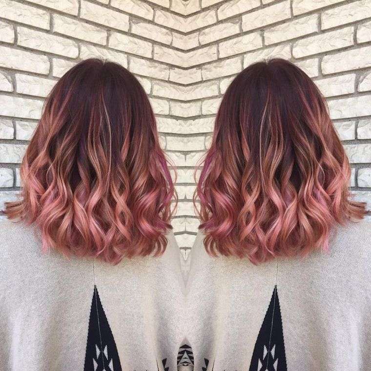 balayage-capelli-oro-rosa-acconciatura-ondulata