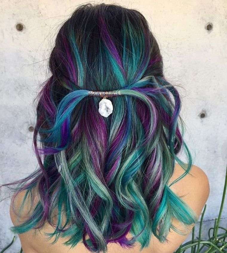 colore balayage capelli-blu-verde-highlights-originale