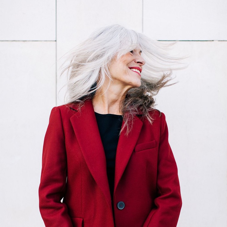 colore dei capelli grigi per le donne