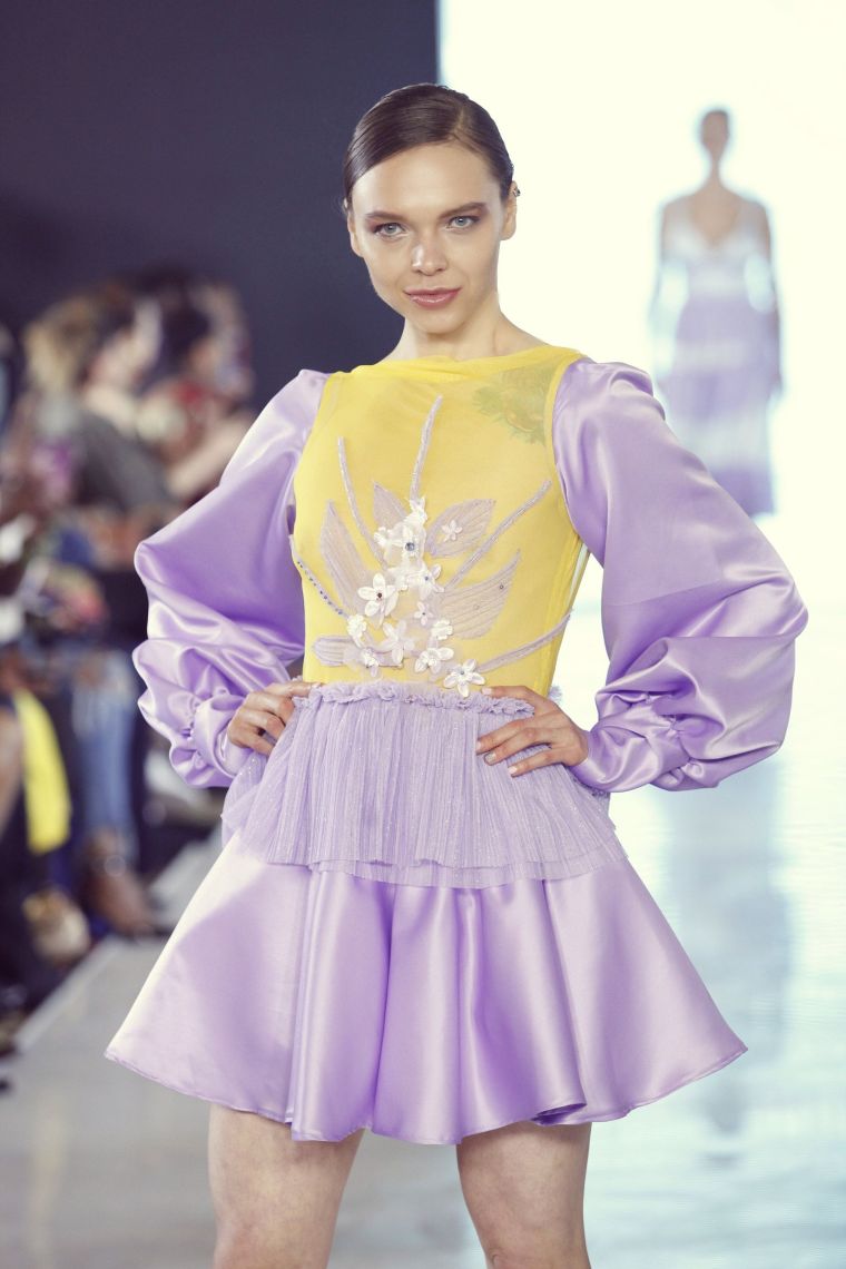 nyári ruha modern lila színben