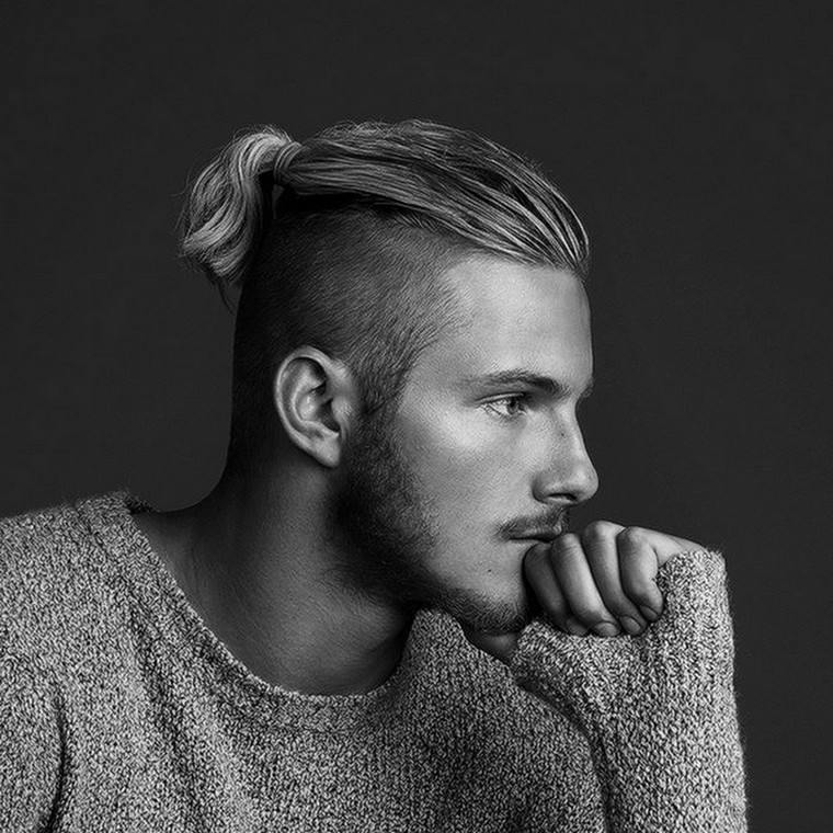 manbun-idee-frizura-férfi-hosszú haj