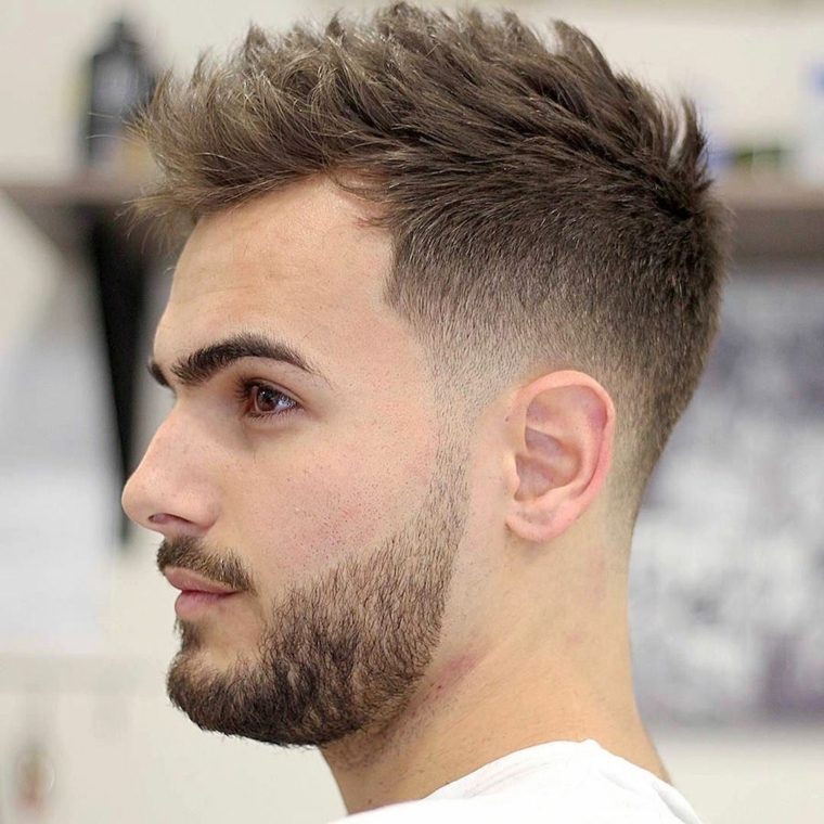 modern divatos férfi frizura alulvágott frizura ötlet