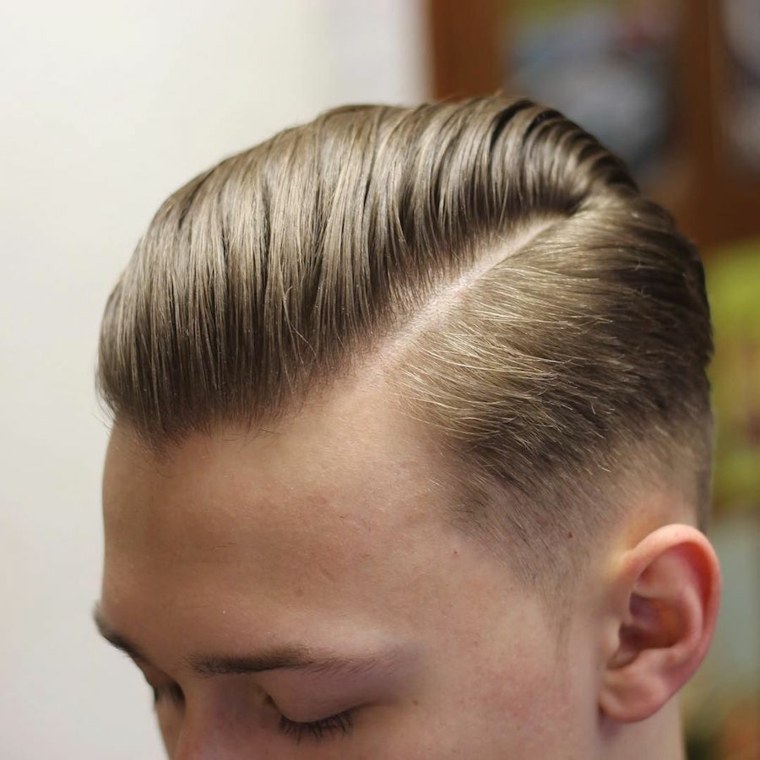 divatos modern csípő hajvágás férfiaknak
