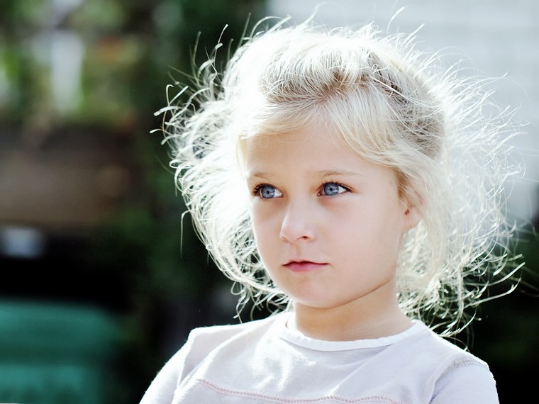 taglio di capelli per bambina