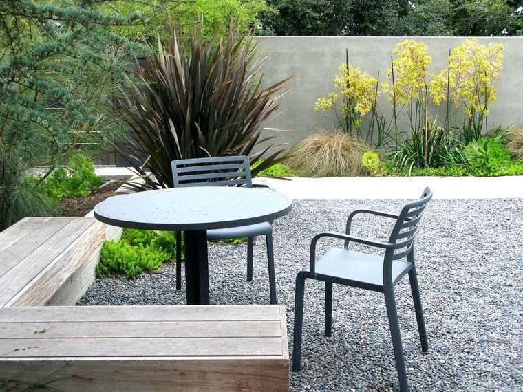Ideja o dvorištu okrugli stol vrtne vanjske stolice