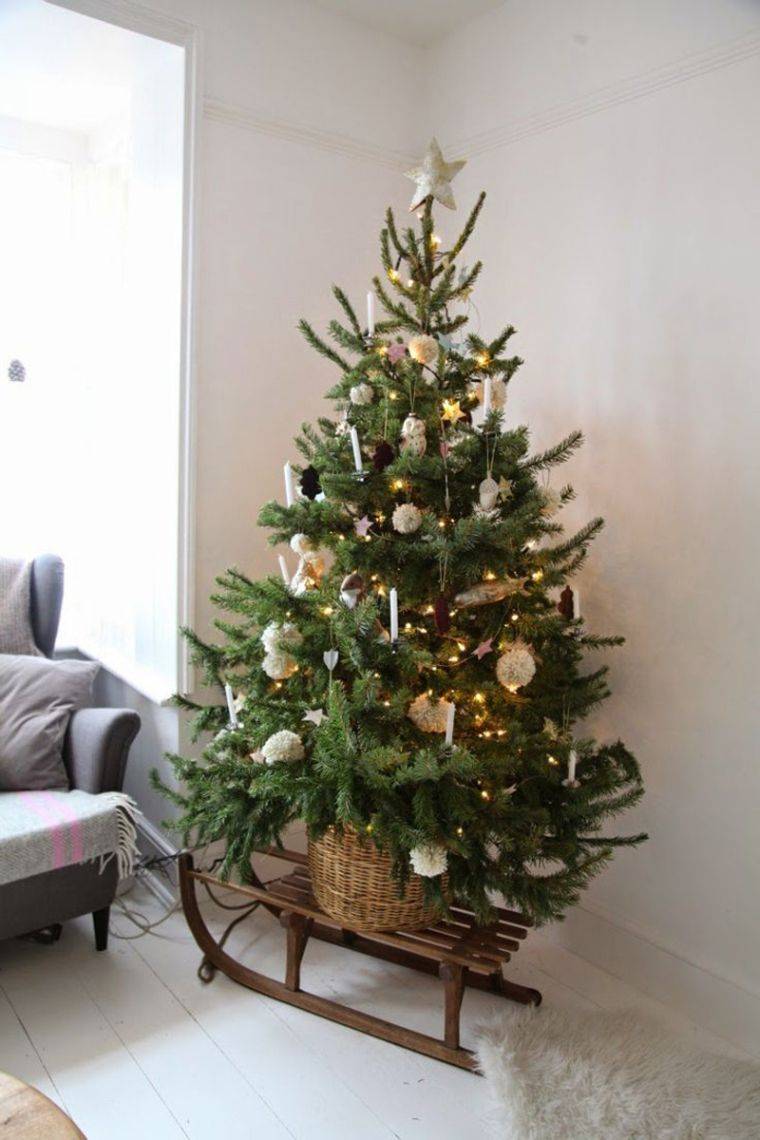 supporti per piccole idee di decorazione dell'albero di Natale intorno all'albero di Natale