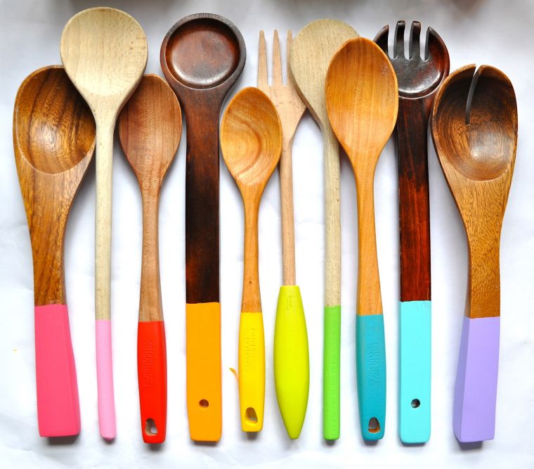 idea di creazione in legno attività manuale utensili da cucina