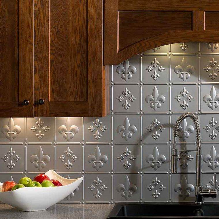 parete-protezione-cucina-splashback-colore-argento-trend