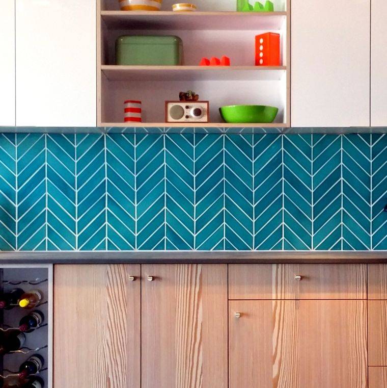 backsplash-kitchen-trend-chevron-pattern-color-blue