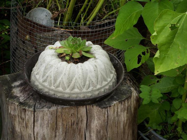 Torta di cemento fai da te per una decorazione originale del giardino