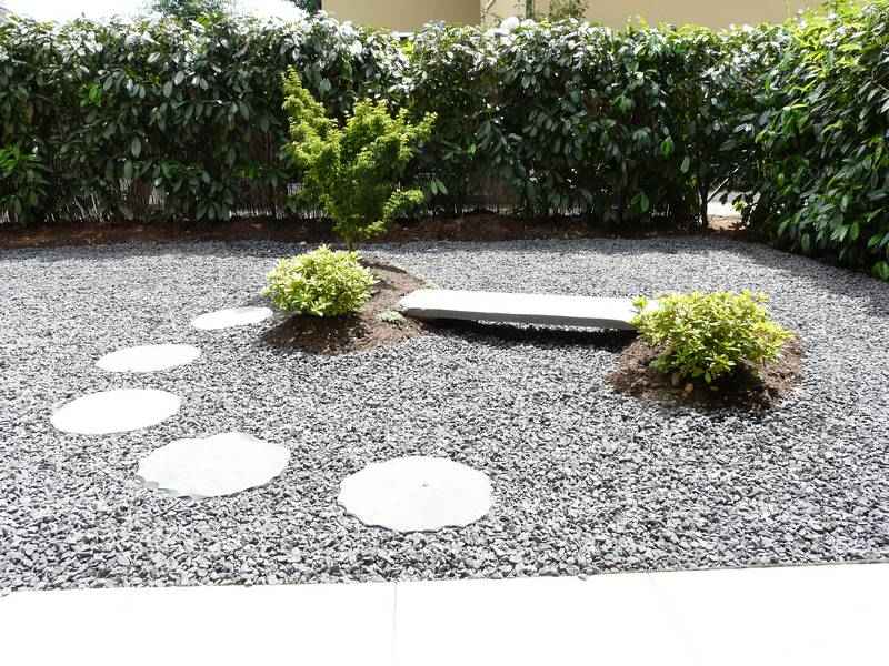 idea del giardino zen urbano per organizzare la panca in pietra del percorso del giardino spaziale