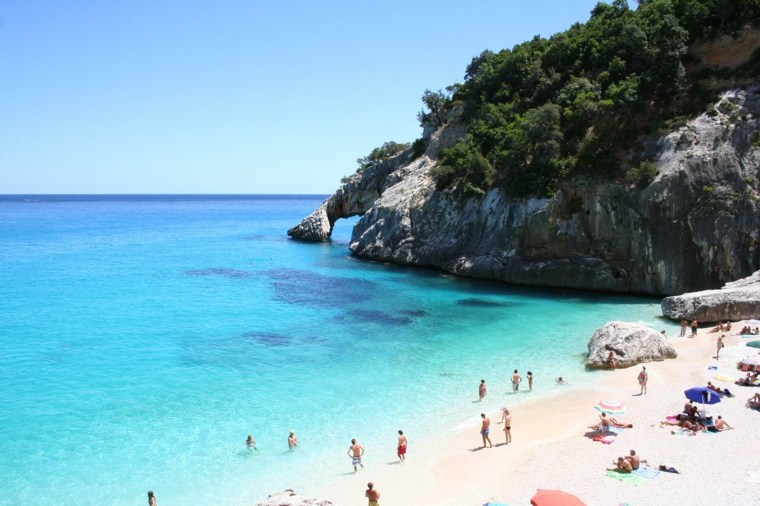 Mediteransko krstarenje Cala-Goloritze-Baunei-sardinia