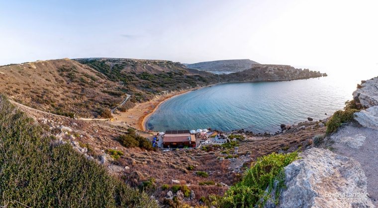 Mediteransko krstarenje plažom-ghajn-tuffieha-malta