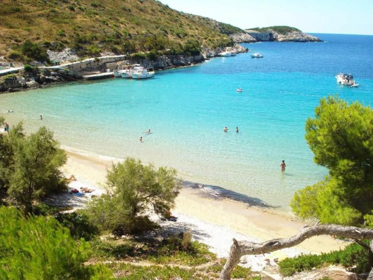 krstarenje mediteranskom plažom-porat-otok-Biševo-Hrvatska