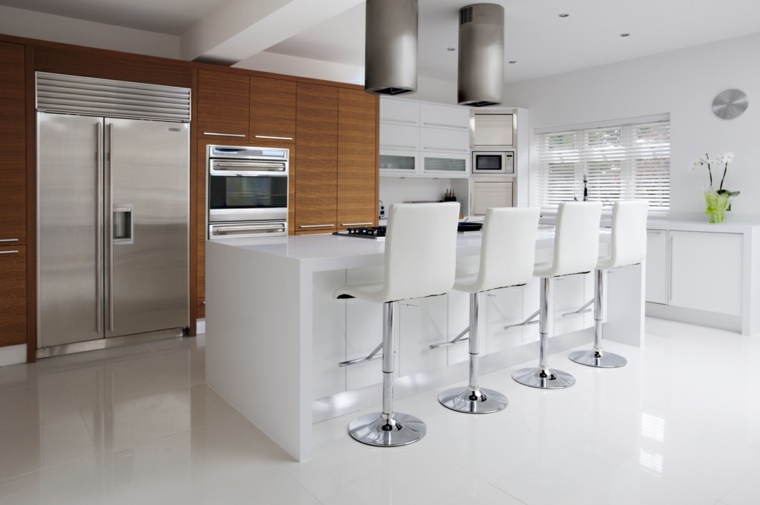 suvremeni bijeli kuhinjski drveni ormar