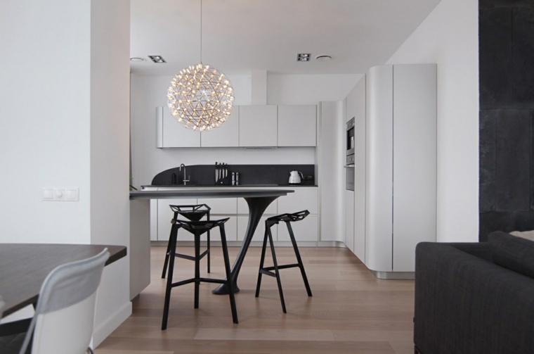 modernios virtuvės dizaino apšvietimo pakabos idėja juoda išmatų juosta