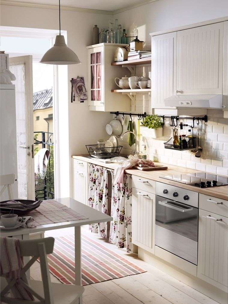 bianco-cucina-piano-di-lavoro-layout-idea-piccolo-spazio