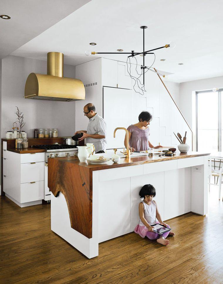 balta-virtuvė-mediena-darbo planas-staktos-centrinė-sala-idėja