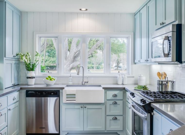 Cucina in stile inglese modello di armadio blu decorazione cottage