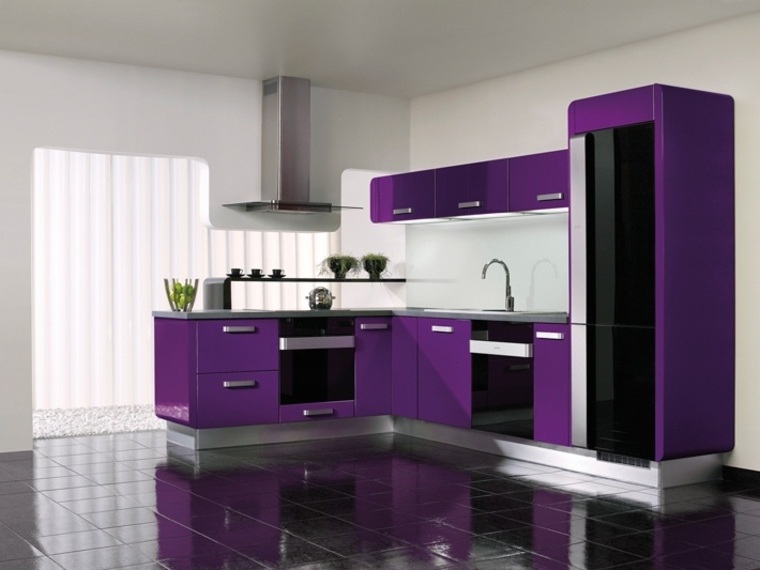 idee cucina viola cucina con piastrelle nere color melanzana