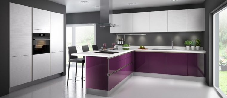 colore melanzana cucina design moderno cappa aspirante mobili viola grigio bianco superficie