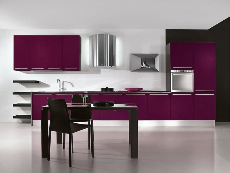 Interni di lusso viola dell'armadietto della cucina di design moderno