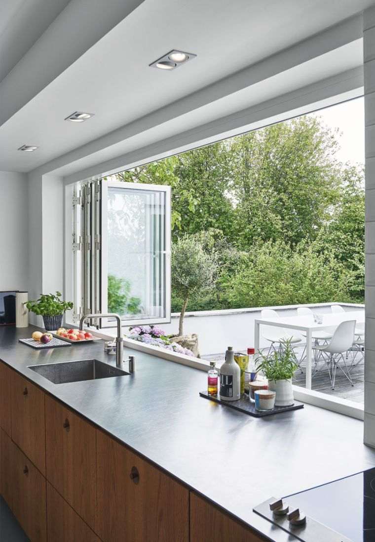 alzatina-finestra-vetro-cucina-layout