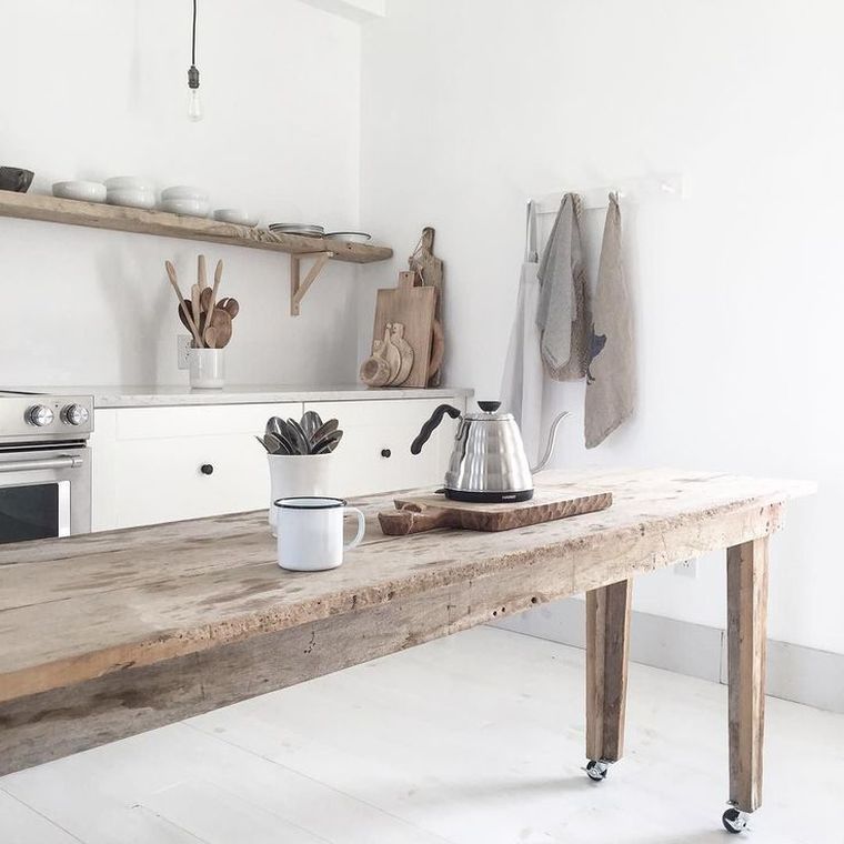 kaimiškas-virtuvės-baltas-ir-medinis-modernus-deko stalas