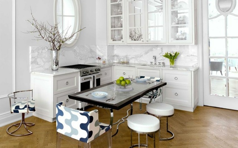 modernus-virtuvė-valgomasis-interjeras-dizainas-splashback-marmuras