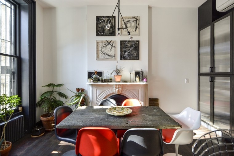Cucina Ikea - architetti Gregory Merkel e Catalinab Rojas - il tavolo da pranzo