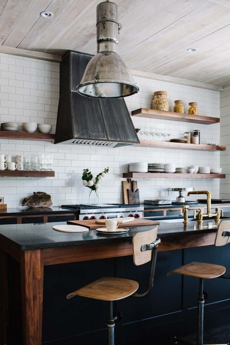 pramoninė virtuvė modernaus dizaino baras medžio idėja virtuvės sala