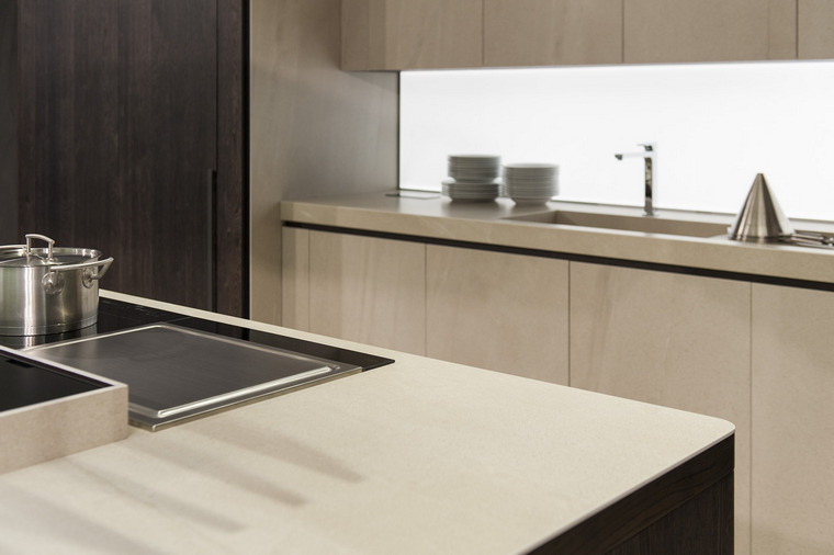 top cucina XTONE Showroom URBATEK PORCELANOSA