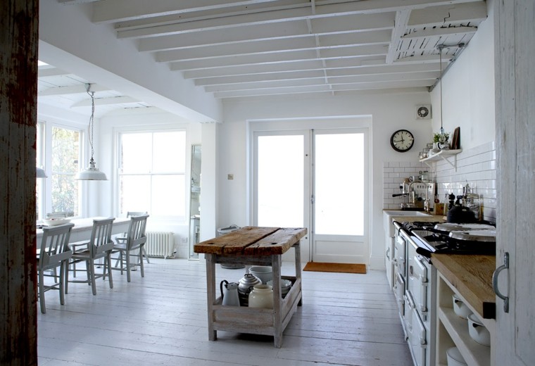 idee di cucine country chic per isole aperte