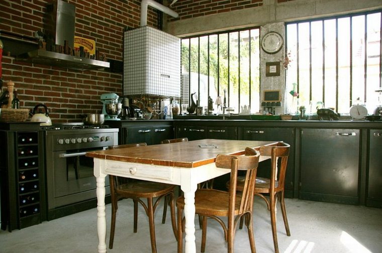 idee per la disposizione della cucina tavolo in legno