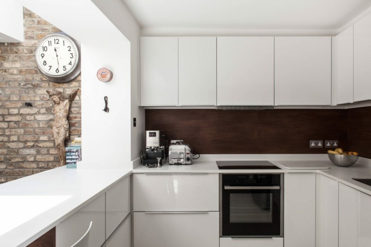 virtuvės baldai balta lakuota medinė siena plyta deco šiuolaikinės virtuvės